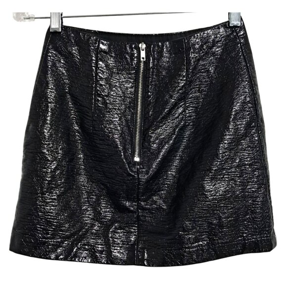 H&M Divided Mini Skirt Womens Size 4 PU Black Shiny Textured Goth E-Girl Baddie - Picture 5 of 7